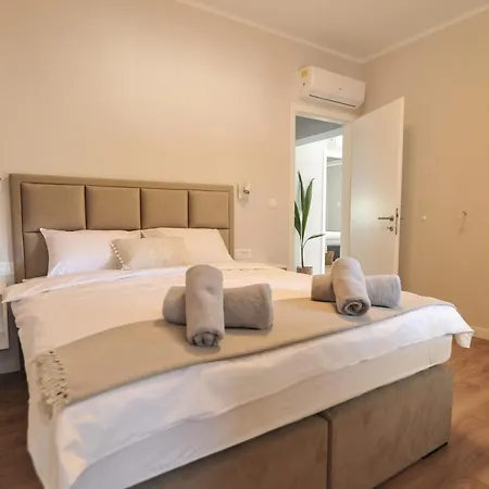 Tony's House In Garden *