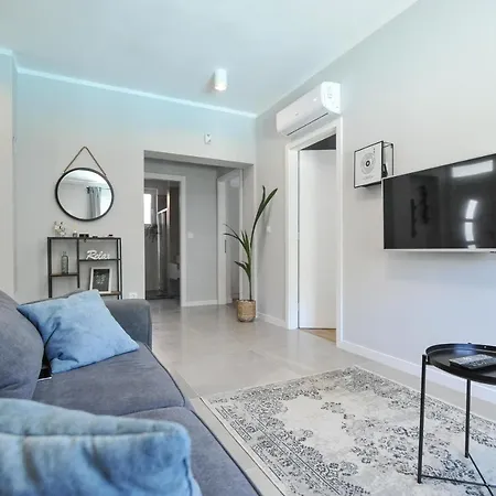 Tony's House In Garden 扎达尔