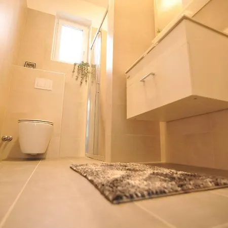 Tony's House In Garden 别墅