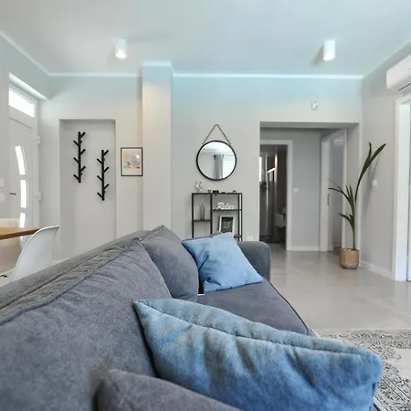 Tony's House With Private Pool, Garden And Parking