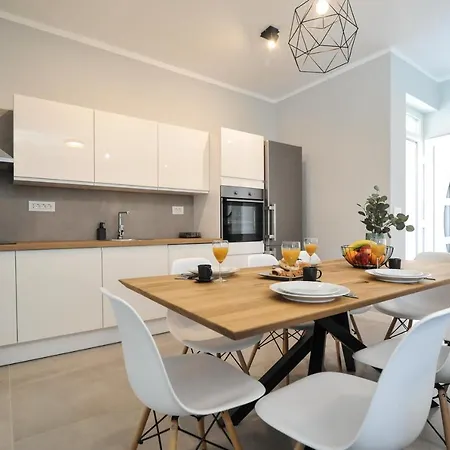 Tony's House In Garden Villa