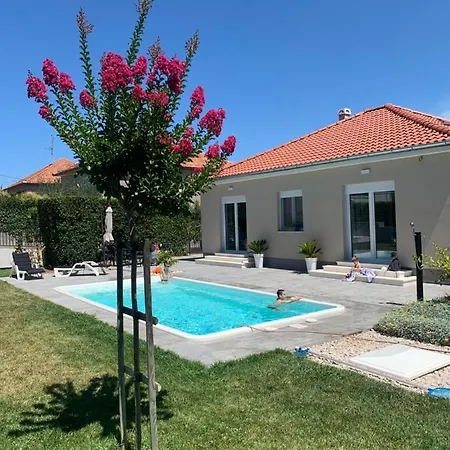Villa Tony's House With Private Pool, Garden And Parking