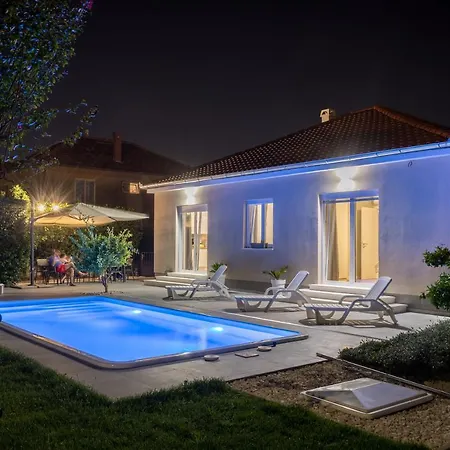 Tony's House With Private Pool, Garden And Parking Villa