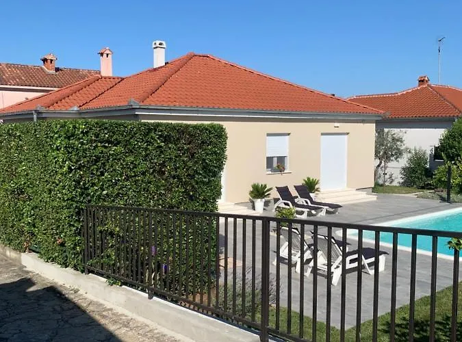 Вілла Tony's House In Garden *