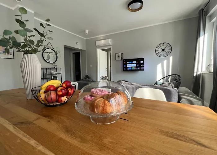 Tony's House In Garden Задар